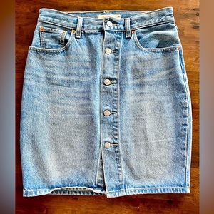Levis Premium Womens Size 28 Blue Denim Jean Mom Skirt Button Front Red Tab.